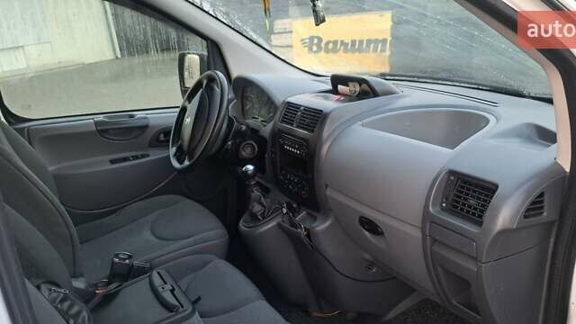 Белый Пежо Эксперт груз.-пасс., объемом двигателя 2 л и пробегом 417 тыс. км за 5700 $, фото 9 на Automoto.ua