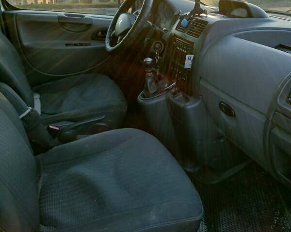 Белый Пежо Эксперт груз.-пасс., объемом двигателя 2 л и пробегом 317 тыс. км за 6000 $, фото 7 на Automoto.ua