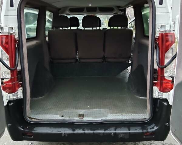 Белый Пежо Эксперт груз.-пасс., объемом двигателя 1.6 л и пробегом 295 тыс. км за 6800 $, фото 7 на Automoto.ua