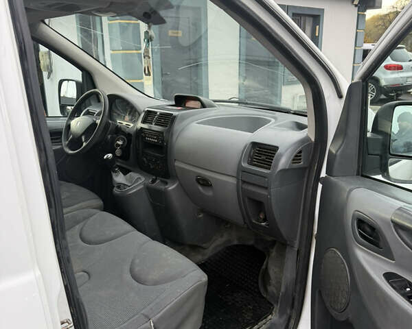 Белый Пежо Эксперт груз.-пасс., объемом двигателя 1.6 л и пробегом 405 тыс. км за 6000 $, фото 1 на Automoto.ua