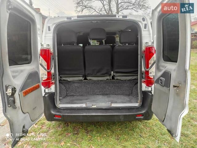 Белый Пежо Эксперт груз.-пасс., объемом двигателя 2 л и пробегом 282 тыс. км за 6500 $, фото 1 на Automoto.ua