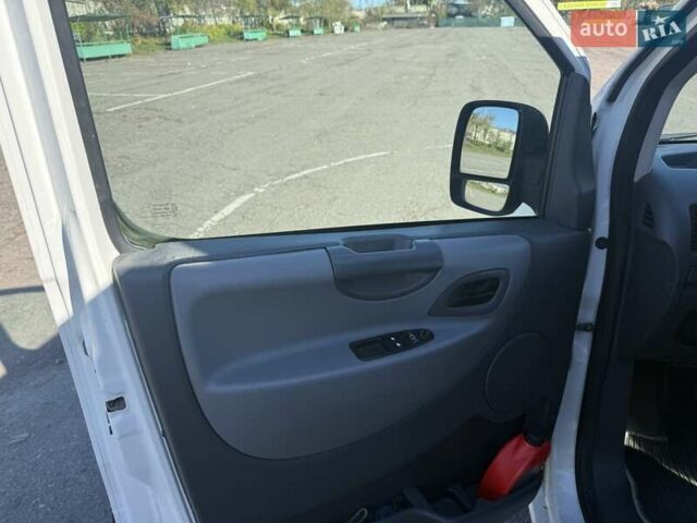 Белый Пежо Эксперт груз.-пасс., объемом двигателя 2 л и пробегом 239 тыс. км за 10000 $, фото 24 на Automoto.ua