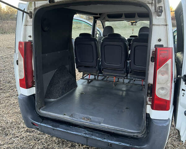 Пежо Эксперт груз.-пасс. 2009 в Жидачов на Automoto.ua Белый Пежо Эксперт груз.-пасс., объемом двигателя 2 л и пробегом 303 тыс. км за 6000 $, фото 14 на Automoto.ua