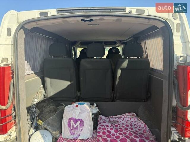 Белый Пежо Эксперт груз.-пасс., объемом двигателя 2 л и пробегом 239 тыс. км за 10000 $, фото 20 на Automoto.ua