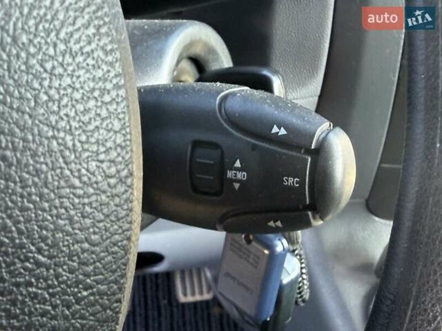 Белый Пежо Эксперт груз.-пасс., объемом двигателя 2 л и пробегом 239 тыс. км за 10000 $, фото 12 на Automoto.ua