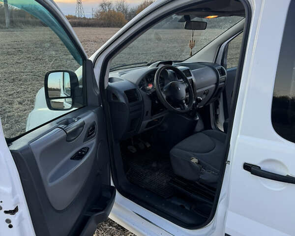 Пежо Эксперт груз.-пасс. 2009 в Жидачов на Automoto.ua Белый Пежо Эксперт груз.-пасс., объемом двигателя 2 л и пробегом 303 тыс. км за 6000 $, фото 10 на Automoto.ua