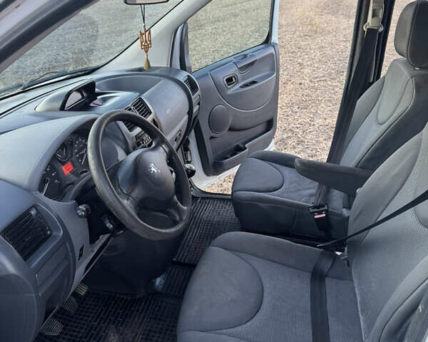 Пежо Эксперт груз.-пасс. 2009 в Жидачов на Automoto.ua Белый Пежо Эксперт груз.-пасс., объемом двигателя 2 л и пробегом 303 тыс. км за 6000 $, фото 11 на Automoto.ua