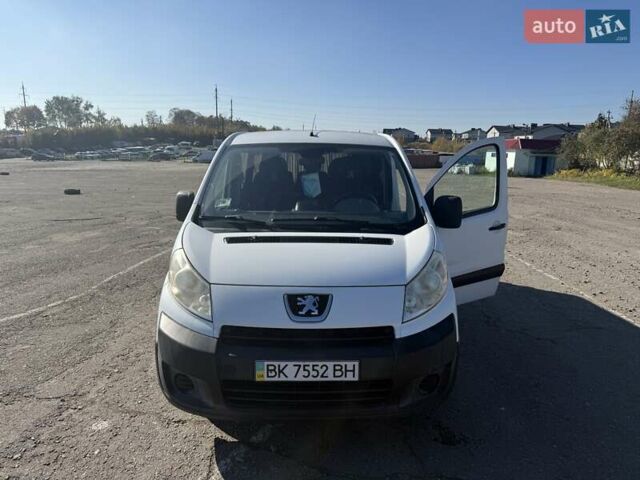 Белый Пежо Эксперт груз.-пасс., объемом двигателя 2 л и пробегом 239 тыс. км за 10000 $, фото 28 на Automoto.ua