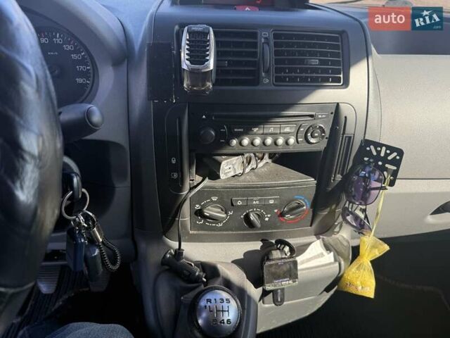 Белый Пежо Эксперт груз.-пасс., объемом двигателя 2 л и пробегом 239 тыс. км за 10000 $, фото 21 на Automoto.ua