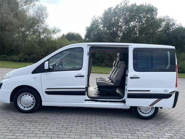 Белый Пежо Эксперт груз.-пасс., объемом двигателя 2 л и пробегом 198 тыс. км за 7800 $, фото 5 на Automoto.ua