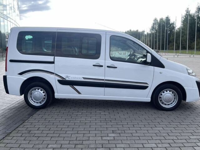 Белый Пежо Эксперт груз.-пасс., объемом двигателя 2 л и пробегом 198 тыс. км за 7800 $, фото 3 на Automoto.ua