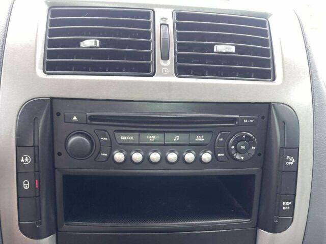 Белый Пежо Эксперт груз.-пасс., объемом двигателя 2 л и пробегом 198 тыс. км за 7800 $, фото 19 на Automoto.ua