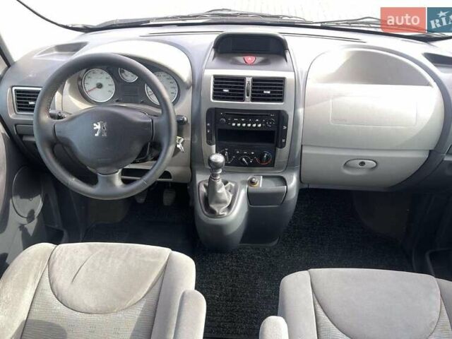 Білий Пежо Експерт вант.-пас., об'ємом двигуна 0 л та пробігом 198 тис. км за 5800 $, фото 10 на Automoto.ua