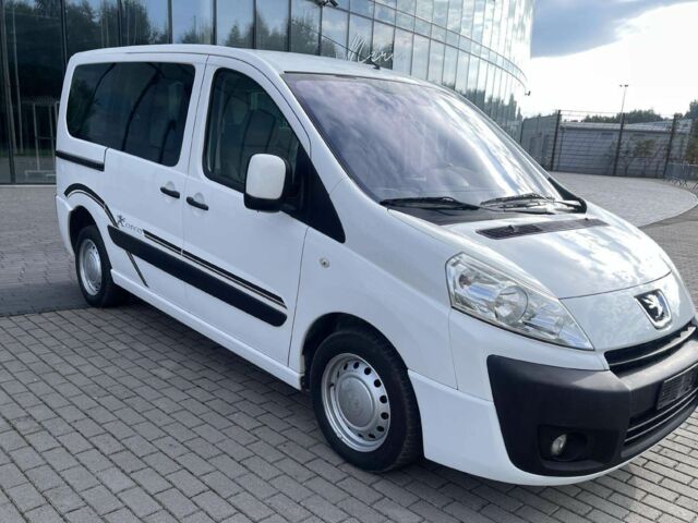 Белый Пежо Эксперт груз.-пасс., объемом двигателя 2 л и пробегом 198 тыс. км за 7800 $, фото 1 на Automoto.ua