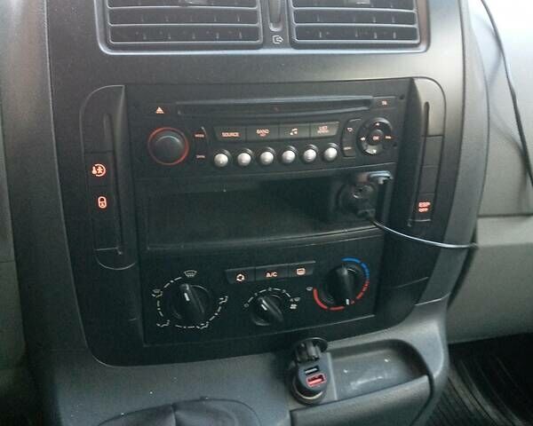 Білий Пежо Експерт вант.-пас., об'ємом двигуна 2 л та пробігом 320 тис. км за 9500 $, фото 6 на Automoto.ua