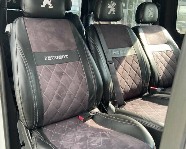 Белый Пежо Эксперт груз.-пасс., объемом двигателя 2 л и пробегом 260 тыс. км за 16000 $, фото 36 на Automoto.ua