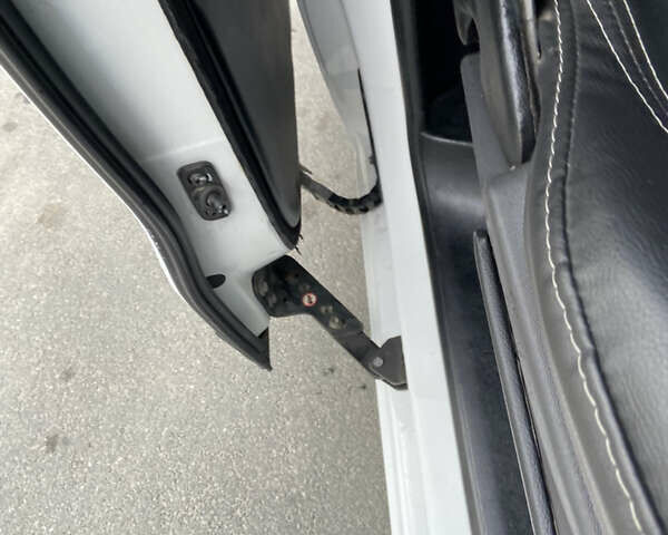 Белый Пежо Эксперт груз.-пасс., объемом двигателя 2 л и пробегом 260 тыс. км за 16000 $, фото 33 на Automoto.ua