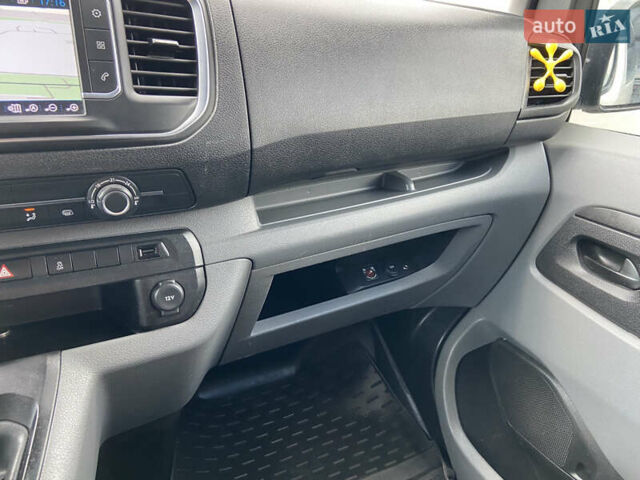 Белый Пежо Эксперт груз.-пасс., объемом двигателя 2 л и пробегом 260 тыс. км за 16000 $, фото 28 на Automoto.ua