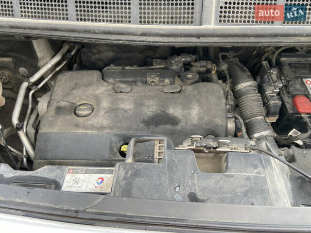 Белый Пежо Эксперт груз.-пасс., объемом двигателя 2 л и пробегом 260 тыс. км за 16000 $, фото 40 на Automoto.ua