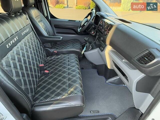 Белый Пежо Эксперт груз.-пасс., объемом двигателя 2 л и пробегом 298 тыс. км за 14200 $, фото 67 на Automoto.ua