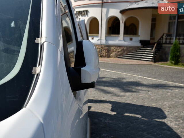 Белый Пежо Эксперт груз.-пасс., объемом двигателя 2 л и пробегом 229 тыс. км за 17500 $, фото 4 на Automoto.ua