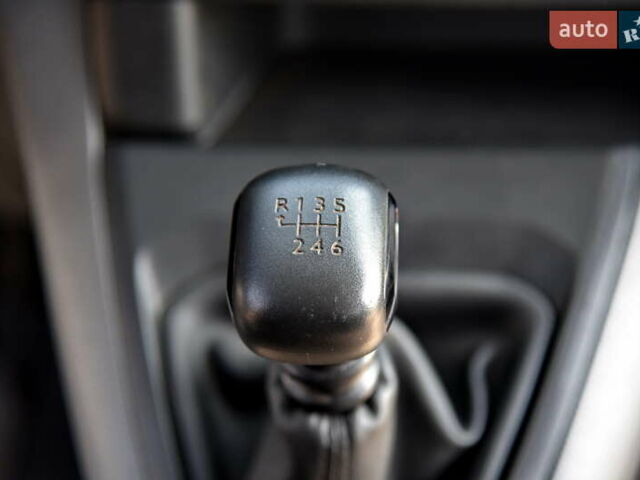 Белый Пежо Эксперт груз.-пасс., объемом двигателя 2 л и пробегом 229 тыс. км за 17500 $, фото 19 на Automoto.ua