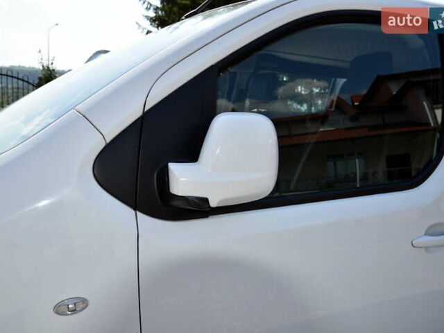 Белый Пежо Эксперт груз.-пасс., объемом двигателя 2 л и пробегом 229 тыс. км за 17500 $, фото 5 на Automoto.ua