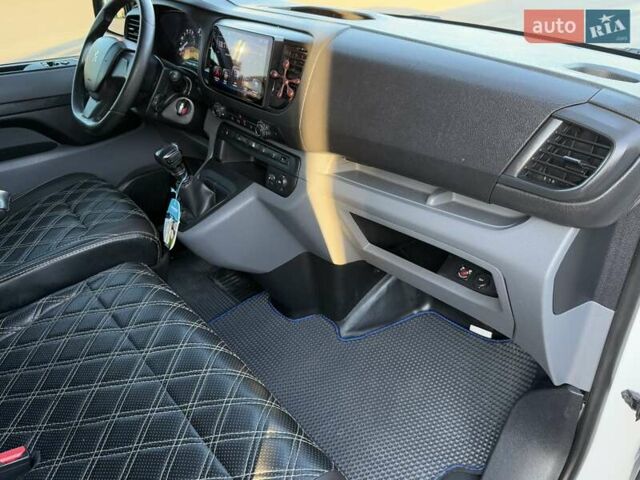 Белый Пежо Эксперт груз.-пасс., объемом двигателя 2 л и пробегом 298 тыс. км за 14200 $, фото 69 на Automoto.ua