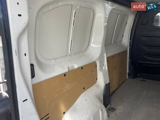 Белый Пежо Эксперт груз.-пасс., объемом двигателя 2 л и пробегом 216 тыс. км за 14900 $, фото 14 на Automoto.ua
