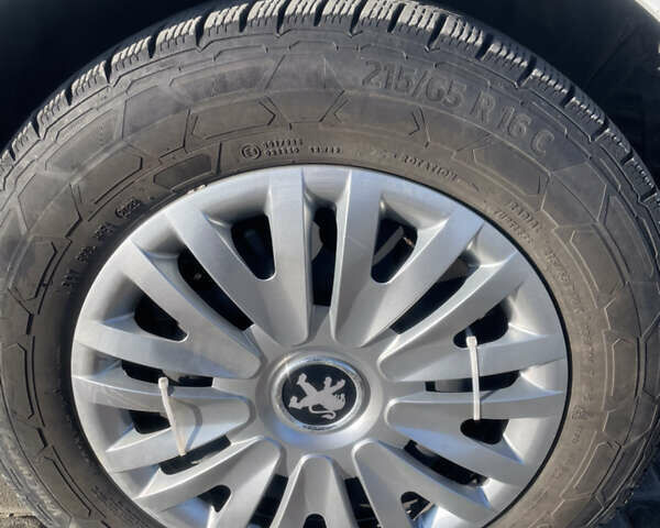 Білий Пежо Експерт вант.-пас., об'ємом двигуна 2 л та пробігом 90 тис. км за 17900 $, фото 4 на Automoto.ua