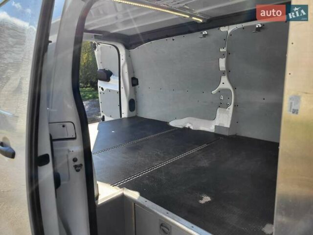 Белый Пежо Эксперт груз.-пасс., объемом двигателя 2 л и пробегом 209 тыс. км за 16400 $, фото 19 на Automoto.ua