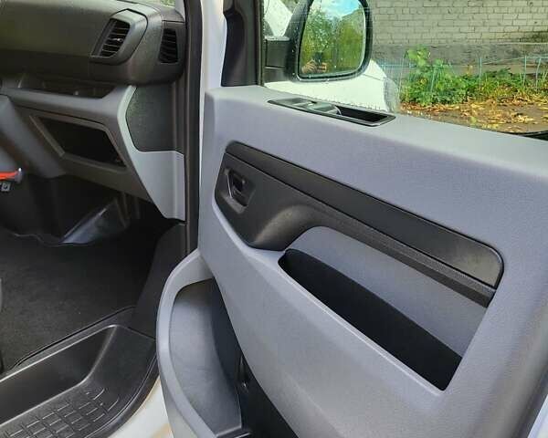 Белый Пежо Эксперт груз.-пасс., объемом двигателя 2 л и пробегом 209 тыс. км за 16400 $, фото 27 на Automoto.ua