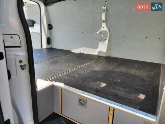 Белый Пежо Эксперт груз.-пасс., объемом двигателя 2 л и пробегом 209 тыс. км за 16400 $, фото 18 на Automoto.ua