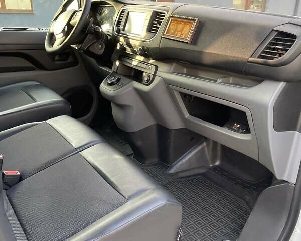 Пежо Эксперт груз.-пасс. 2021 в Ровно на Automoto.ua Белый Пежо Эксперт груз.-пасс., объемом двигателя 2 л и пробегом 48 тыс. км за 25500 $, фото 23 на Automoto.ua