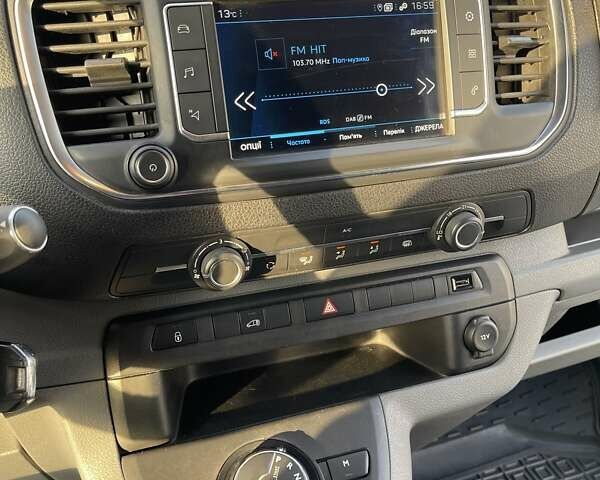 Пежо Эксперт груз.-пасс. 2021 в Ровно на Automoto.ua Белый Пежо Эксперт груз.-пасс., объемом двигателя 2 л и пробегом 48 тыс. км за 25500 $, фото 24 на Automoto.ua