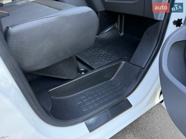Білий Пежо Експерт вант.-пас., об'ємом двигуна 1.5 л та пробігом 162 тис. км за 15950 $, фото 31 на Automoto.ua