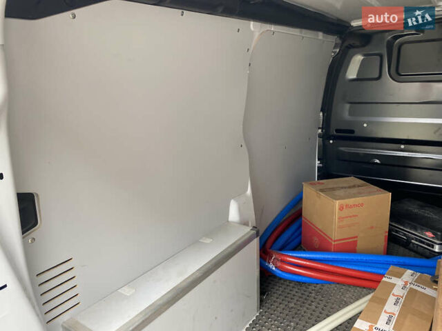 Белый Пежо Эксперт груз.-пасс., объемом двигателя 0 л и пробегом 21 тыс. км за 24500 $, фото 5 на Automoto.ua