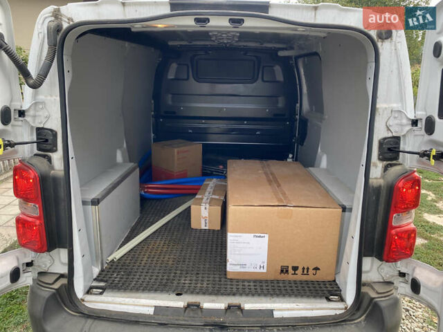 Белый Пежо Эксперт груз.-пасс., объемом двигателя 0 л и пробегом 21 тыс. км за 24500 $, фото 4 на Automoto.ua