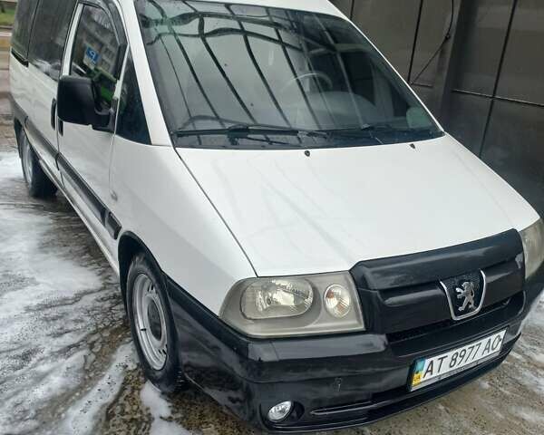 Белый Пежо Эксперт груз.-пасс., объемом двигателя 2 л и пробегом 140 тыс. км за 4800 $, фото 1 на Automoto.ua