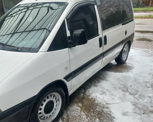 Белый Пежо Эксперт груз.-пасс., объемом двигателя 2 л и пробегом 140 тыс. км за 4800 $, фото 3 на Automoto.ua