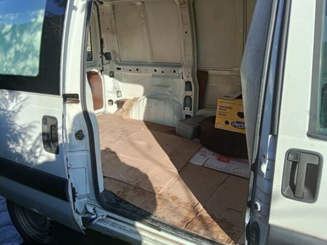 Белый Пежо Эксперт груз.-пасс., объемом двигателя 2 л и пробегом 1 тыс. км за 3700 $, фото 2 на Automoto.ua