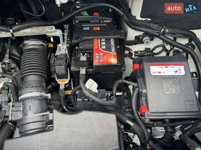 Белый Пежо Эксперт груз.-пасс., объемом двигателя 2 л и пробегом 255 тыс. км за 18800 $, фото 34 на Automoto.ua