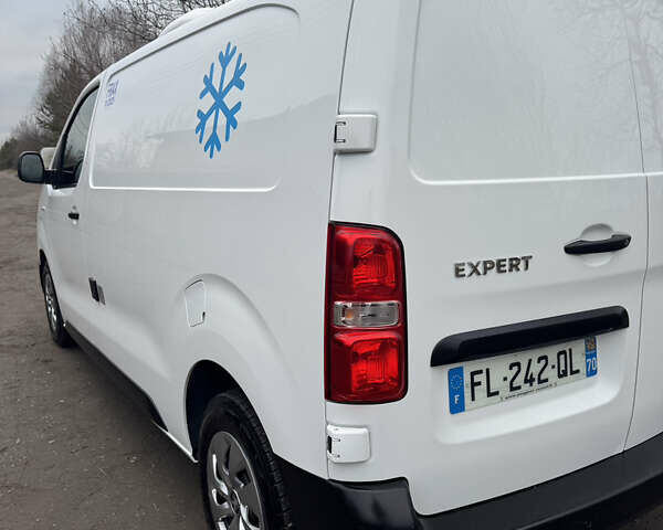 Белый Пежо Эксперт груз.-пасс., объемом двигателя 2 л и пробегом 255 тыс. км за 18800 $, фото 17 на Automoto.ua