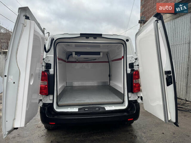 Белый Пежо Эксперт груз.-пасс., объемом двигателя 2 л и пробегом 255 тыс. км за 18800 $, фото 30 на Automoto.ua