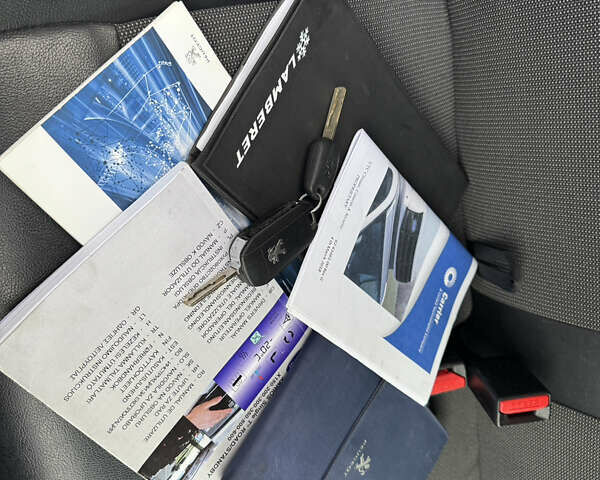 Белый Пежо Эксперт груз.-пасс., объемом двигателя 2 л и пробегом 255 тыс. км за 18800 $, фото 74 на Automoto.ua