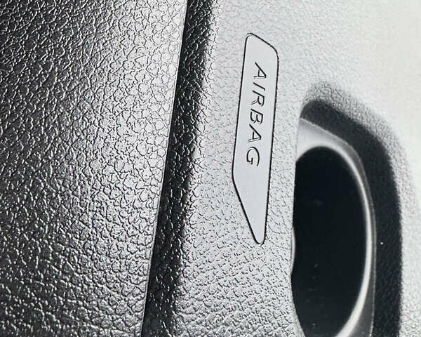 Белый Пежо Эксперт груз.-пасс., объемом двигателя 2 л и пробегом 255 тыс. км за 18800 $, фото 72 на Automoto.ua