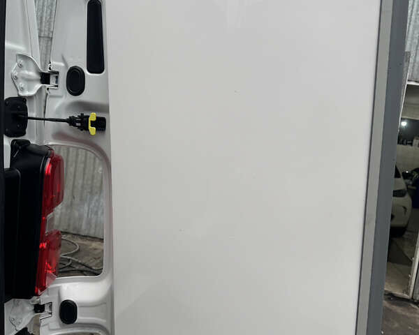 Белый Пежо Эксперт груз.-пасс., объемом двигателя 2 л и пробегом 255 тыс. км за 18800 $, фото 29 на Automoto.ua