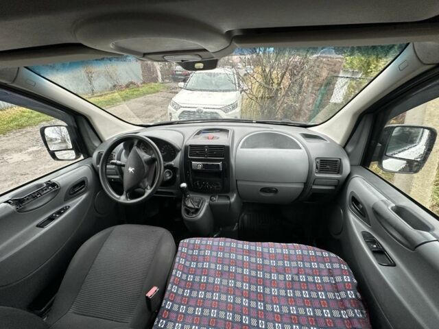 Белый Пежо Эксперт груз.-пасс., объемом двигателя 1.6 л и пробегом 300 тыс. км за 5400 $, фото 12 на Automoto.ua