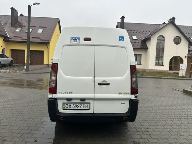 Белый Пежо Эксперт груз.-пасс., объемом двигателя 1.6 л и пробегом 300 тыс. км за 5400 $, фото 4 на Automoto.ua