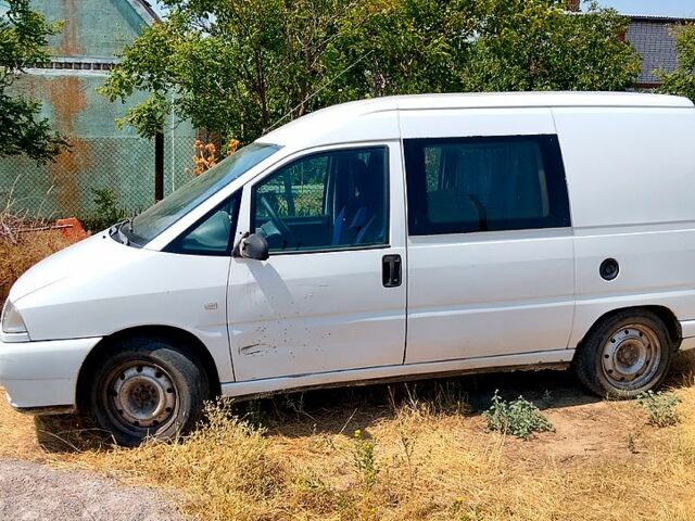 Белый Пежо Эксперт груз.-пасс., объемом двигателя 2 л и пробегом 0 тыс. км за 1200 $, фото 2 на Automoto.ua
